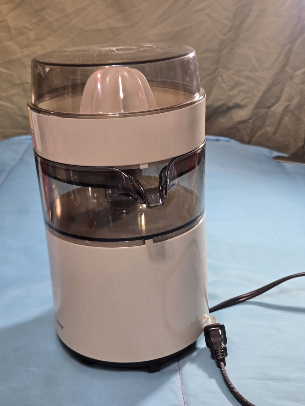Vintage 1986 Oster Automatic Citrus Juicer Model 4100-06 Tested